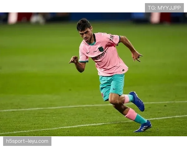 佩德里荣膺欧冠最佳年轻球员，闪耀赛场展现未来巨星潜质