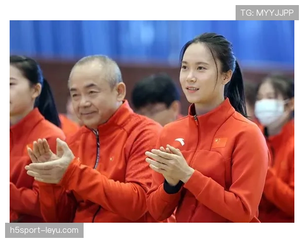 朱雪莹训练完直接拎爱马仕去吃米其林，这姐的日常比偶像剧还敢拍