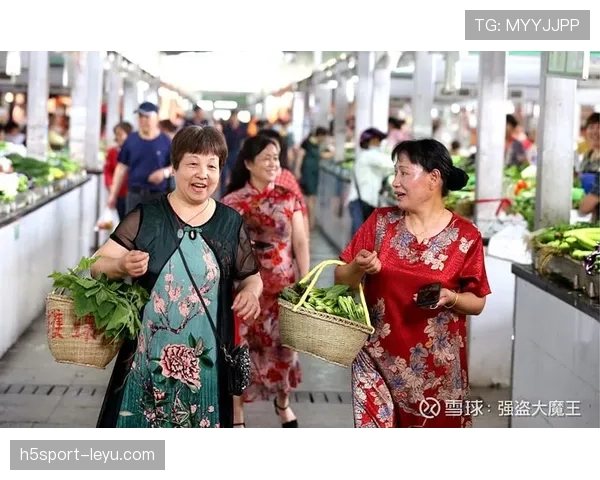 孙杨穿着名牌去菜市场，旁边大妈还偷偷看呢，差距感太大了吧