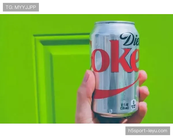 谌利军家的冰箱里塞满蛋白粉，连饮料都喝无糖的