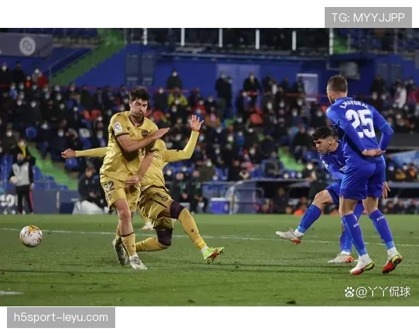 瓦伦西亚长期重建计划面临挑战，对球队稳定性与联赛竞争格局形成影响